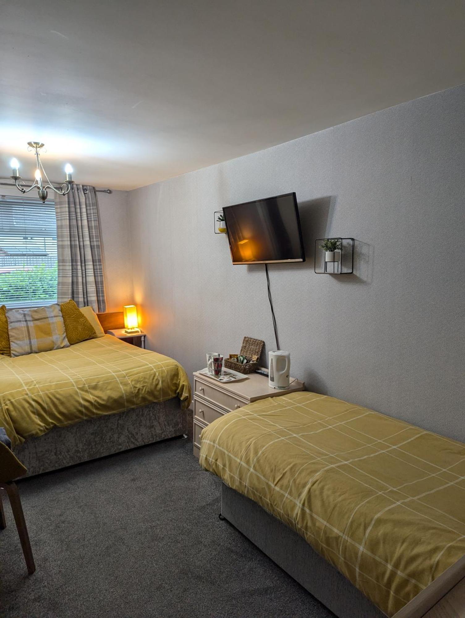 Rooms At Tarrareoch Bathgate Zimmer foto